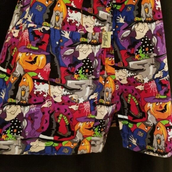 Tafford Uniforms Scrub Top Halloween Womens M Witches Pumpkins - Picture 8 of 8